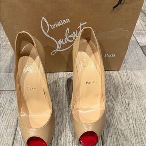 ❤️NEW❤️ Christian Louboutin Women's Tan Peep-Toe Heels 39.5